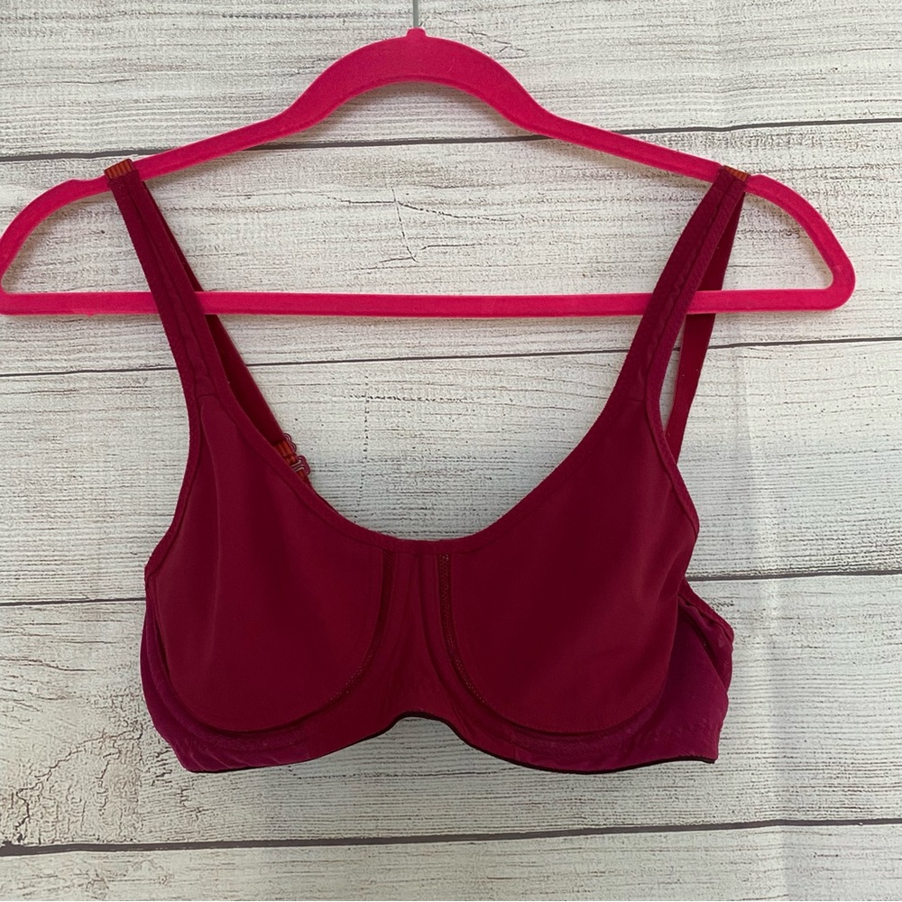 Lululemon Wire Bra, Adjustable Stripe Straps, Breathable, Clasp Closure  SZ:32C